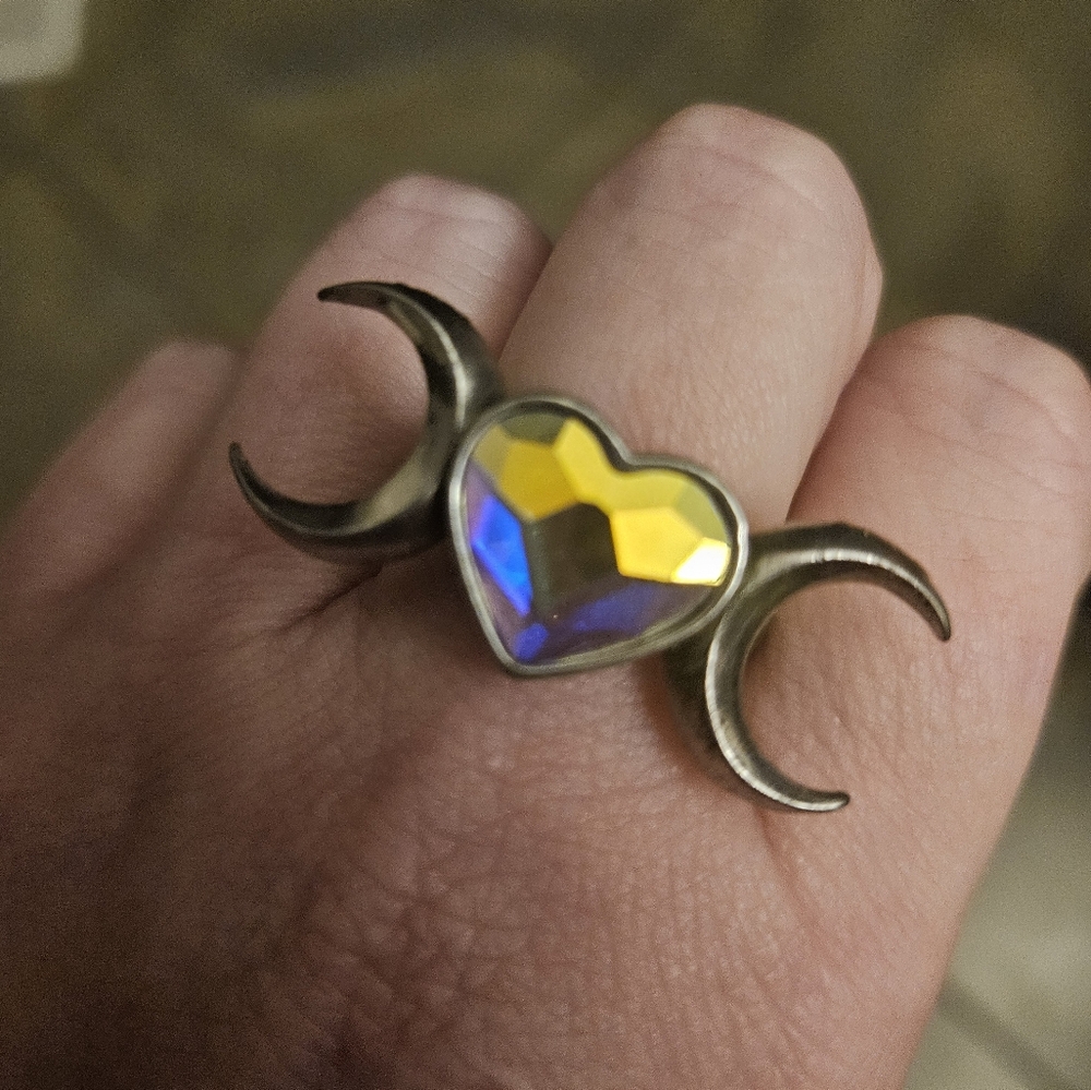 Restyle heart ring
